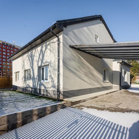 Apartmany Modrany Praag Buitenkant foto